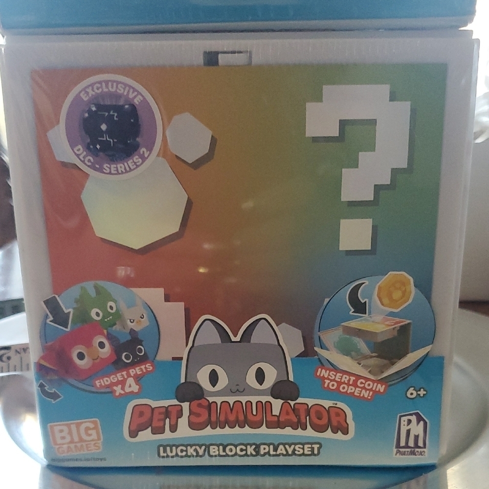 Pet Simulator Lucky Block Playset - Blue and Multicolor
